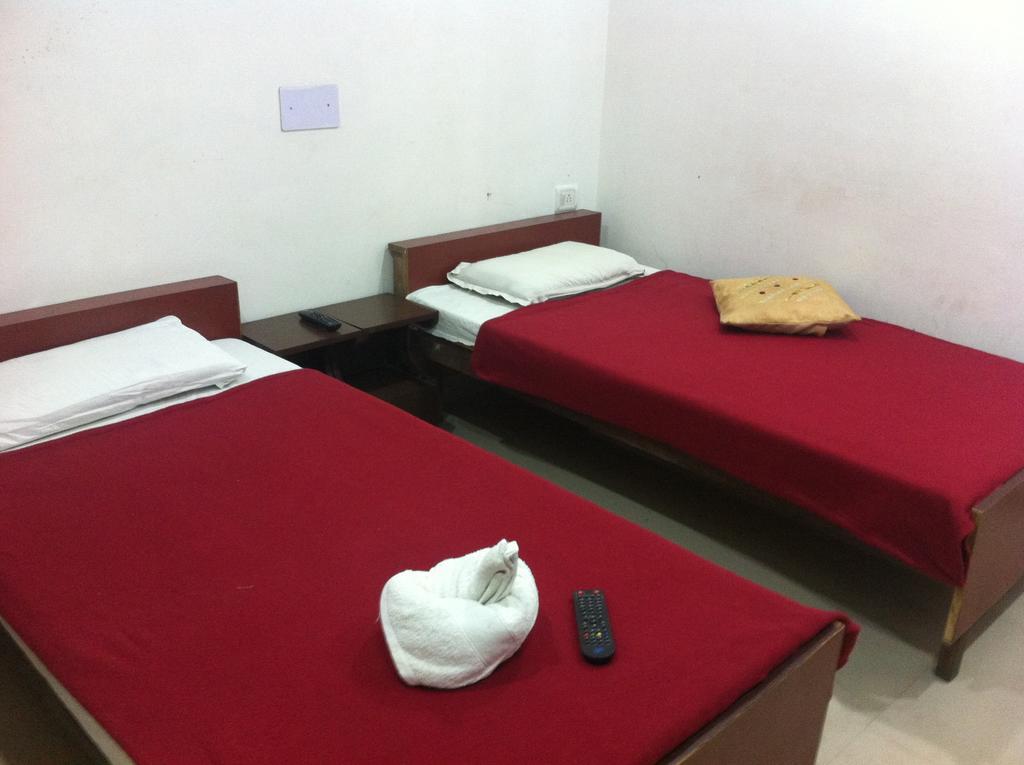 Hotel Safari Agra  Eksteriør billede