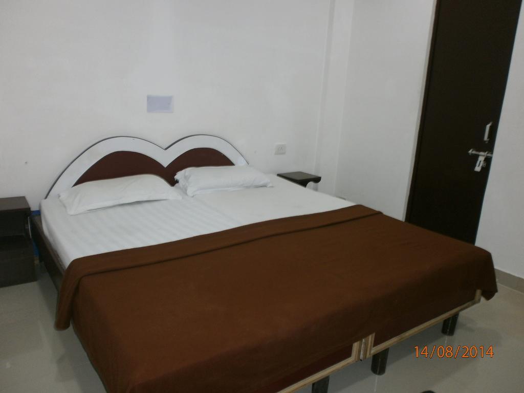 Hotel Safari Agra  Eksteriør billede