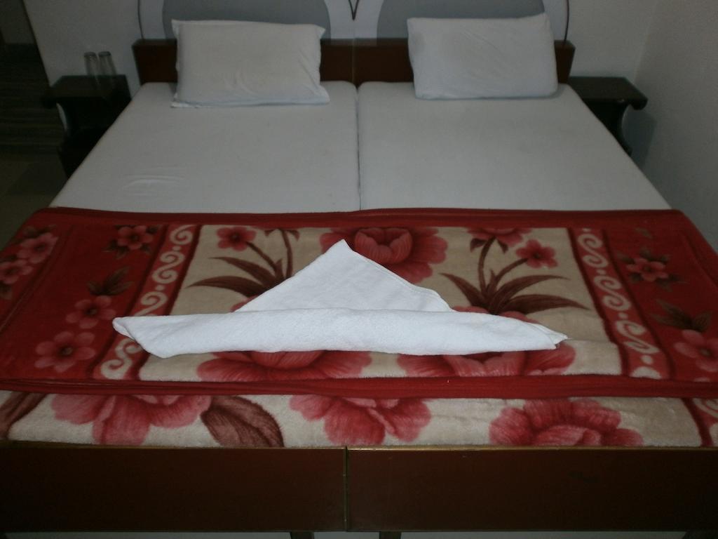 Hotel Safari Agra  Eksteriør billede