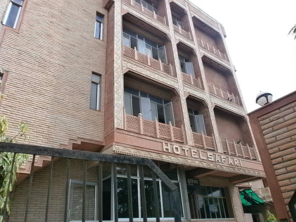 Hotel Safari Agra  Eksteriør billede