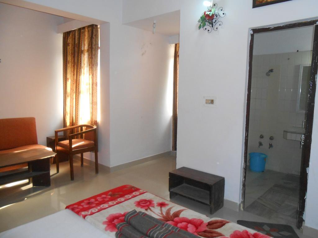 Hotel Safari Agra  Eksteriør billede