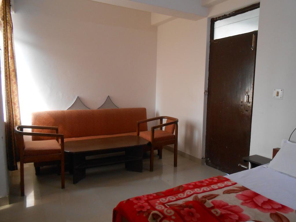 Hotel Safari Agra  Eksteriør billede