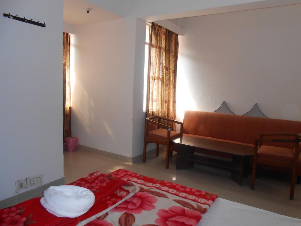 Hotel Safari Agra  Eksteriør billede