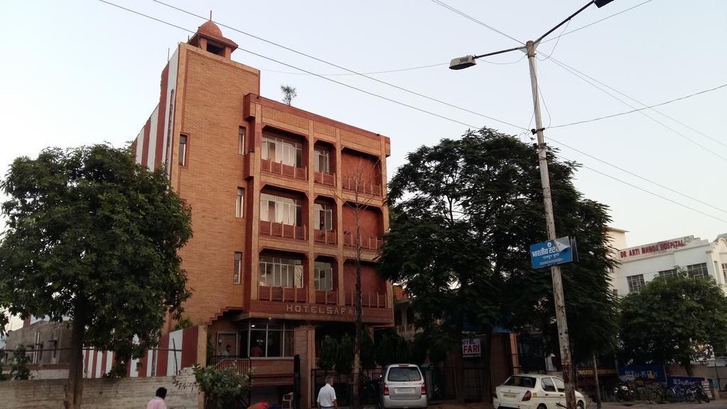 Hotel Safari Agra  Eksteriør billede