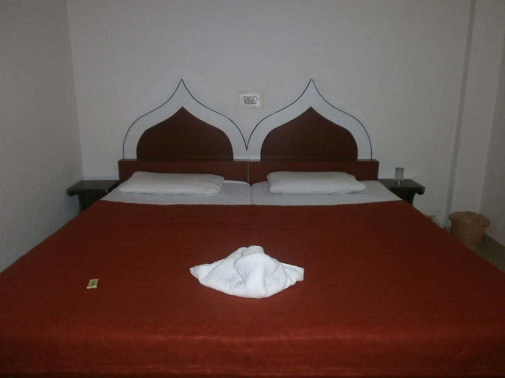 Hotel Safari Agra  Værelse billede