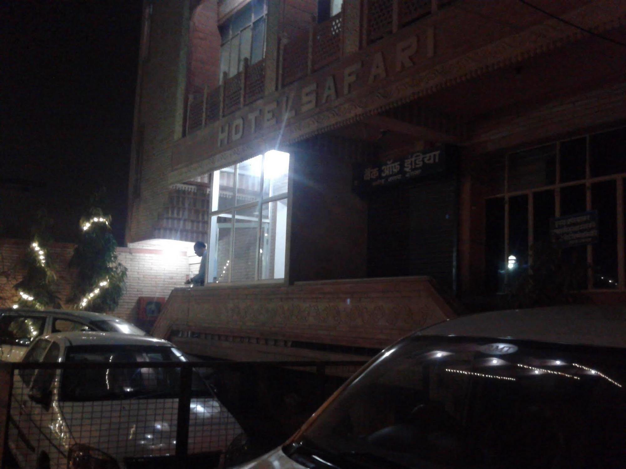 Hotel Safari Agra  Eksteriør billede