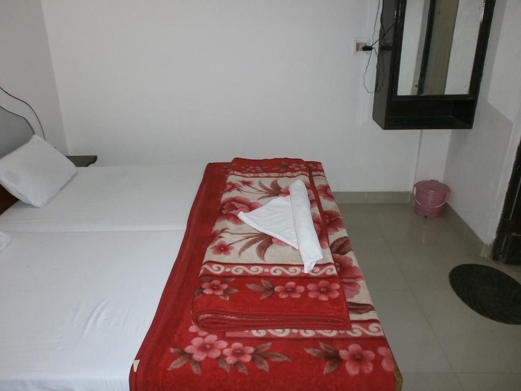Hotel Safari Agra  Eksteriør billede