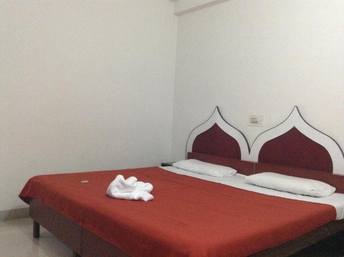 Hotel Safari Agra  Eksteriør billede